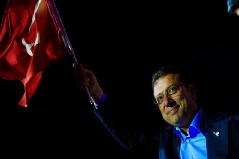 İBB, 19 Mayıs&rsquo;ı 103&rsquo;nc&uuml; yıld&ouml;n&uuml;m&uuml;nde g&uuml;n boyu s&uuml;ren etkinliklerle kutladı.