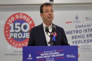&Uuml;mraniye'de katıldığı t&ouml;rende, D&uuml;zce depremine dair a&ccedil;ıklamalarda bulunan İBB Başkanı