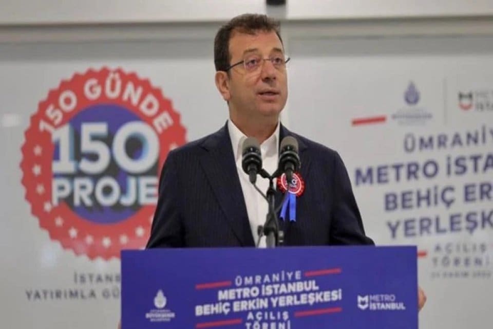 &Uuml;mraniye'de katıldığı t&ouml;rende, D&uuml;zce depremine dair a&ccedil;ıklamalarda bulunan İBB Başkanı
