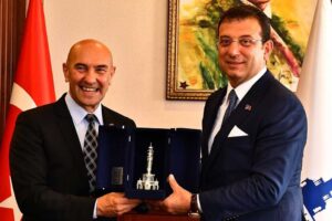 İstanbul B&uuml;y&uuml;kşehir Belediye Başkanı Ekrem İmamoğlu, İzmir B&uuml;y&uuml;kşehir Belediyesi'nin &Ccedil;iğli'ye