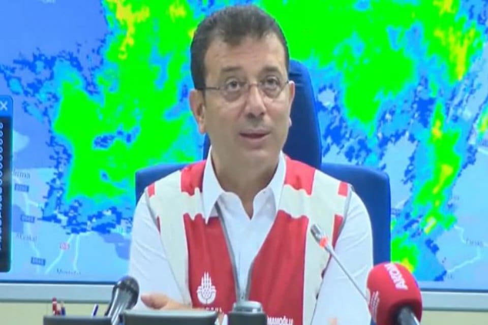 İstanbul B&uuml;y&uuml;kşehir Belediye Başkanı Ekrem İmamoğlu, kenti etkisi altına alan