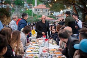 İzmir Büyükşehir Belediye Başkanı Tunç Soyer, Ramazan ayının son günlerinde