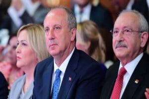 L&Uuml;TFEN KİMSEYE &Ouml;D&Uuml;N&Ccedil; OY VERMEYİN CHP İzmir Milletvekili Tuncay &Ouml;zkan,