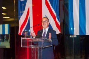 İngiltere'nin Yunanistan B&uuml;y&uuml;kel&ccedil;isi Matthew Lodge, T&uuml;rkiye ile Yunanistan'ın diyalog halinde