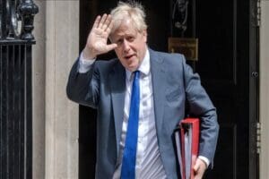 İngiltere Başbakanı Boris Johnson'ın iktidardaki Muhafazakar Parti liderliğinden istifa edeceği