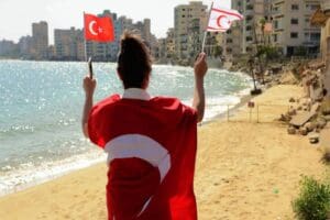 İngiltere'nin Kuzey Kıbrıs T&uuml;rk Cumhuriyeti'ni (KKTC) tanımayı değerlendirdiği, b&ouml;yle bir