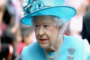 İngiltere Krali&ccedil;esi 2. Elizabeth'in &ccedil;arşamba gecesini "&ouml;n tetkikler" i&ccedil;in hastanede