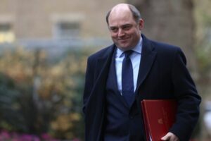 İngiltere Savunma Bakanı Ben Wallace, Rusya'nın bir numaralı tehdit olduğunu