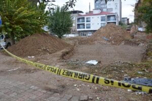 Aydın'da, inşaat kazısında insana ait olduğu değerlendirilen kafatası ve kemikler