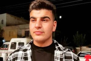 Aydın'ın Kuşadası İl&ccedil;esinde, &ccedil;alıştığı inşaatta dengesini kaybederek 1 metre y&uuml;kseklikten