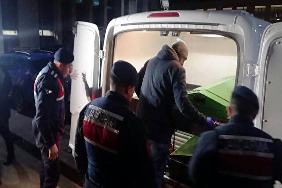 Edirne'de, Bulgaristan sınırında soğuktan donan 1 g&ouml;&ccedil;men &ouml;l&uuml;, 1 g&ouml;&ccedil;men
