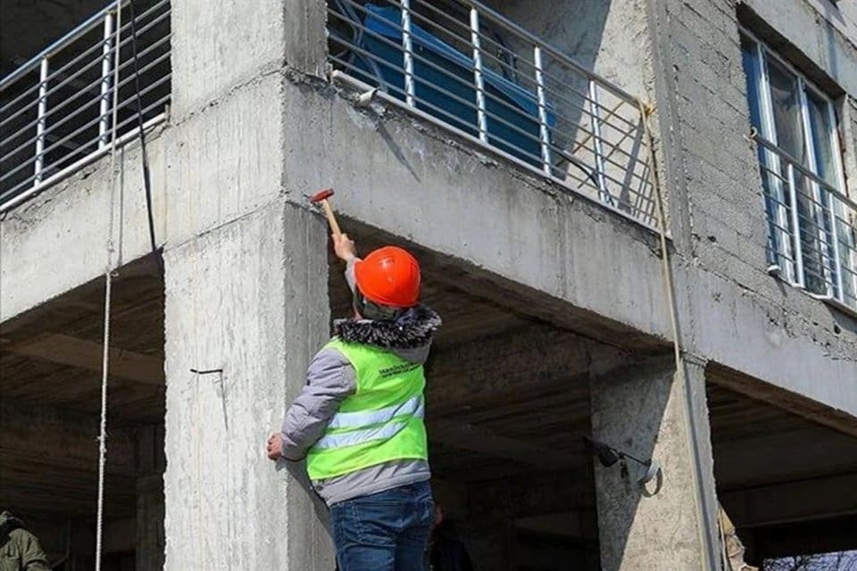 Kahramanmaraş merkezli iki b&uuml;y&uuml;k depremin ardından ağır hasar alan &ccedil;ok