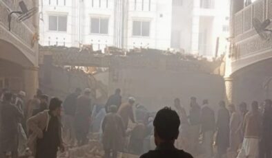 İntihar bombacısı camiye saldırdı: 2 ölü  90 yaralı