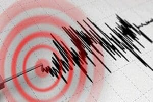 İran'ın g&uuml;neyindeki Kirman eyaletinde 5 b&uuml;y&uuml;kl&uuml;ğ&uuml;nde deprem meydana geldi. Depremde