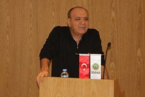 İzmir Sanayici ve İş İnsanları Derneği (İZSİAD) &uuml;yeleri &Ccedil;eşme&rsquo;de bir