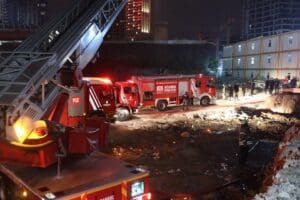 &Uuml;mraniye'nin Finanskent Mahallesi'ndeki inşaatların şantiyesinde &ccedil;alışan iş&ccedil;ilerin kaldığı konteyner evlerde