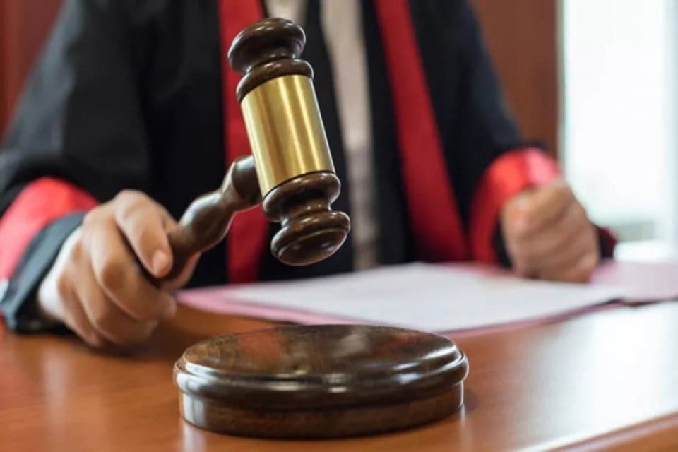 Bursa'da, kendisinin rızası alınmadan bilgisayarı patronca incelendikten sonra kovulan iş&ccedil;inin