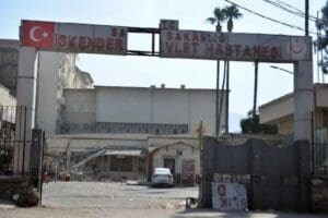 Hatay'da yıkılan İskenderun Devlet Hastanesi Eski SSK binasının A bloğunun