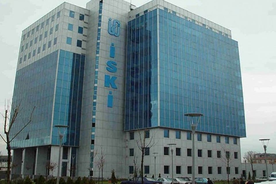 İSKİ, Pendik sahilinde atık su kanalından &ccedil;evreye yayılan k&ouml;t&uuml; kokuya