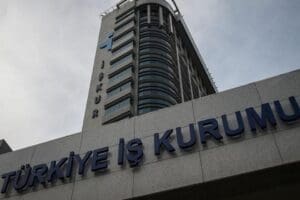 T&uuml;rkiye İş Kurumu'nu (İŞKUR) zarara uğrattıkları iddia edilen aralarında kurum