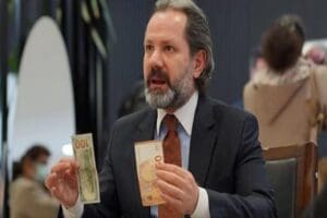 Altın ve para piyasaları uzmanı İslam Memiş, piyasalardaki dalgalanmaları değerlendirdi;