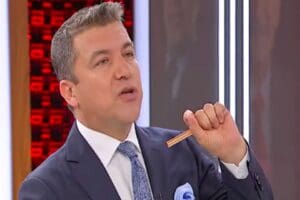 Gazeteci&nbsp;İsmail K&uuml;&ccedil;&uuml;kkaya&nbsp;"T&uuml;rkiye&rsquo;nin bu tuhaf sistemi değiştirmesi lazım. B&ouml;yle devam edemeyiz.