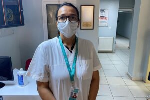 İzmir'de, üniversite öğrencisini randevusuz aşılamasıyla gündeme gelen ana çocuk sağlığı