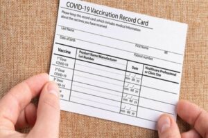 Koronavir&uuml;s pandemisi &ouml;nlemleri kapsamında &uuml;lkeye giriş şartlarını yenileyen İsrail, alınan