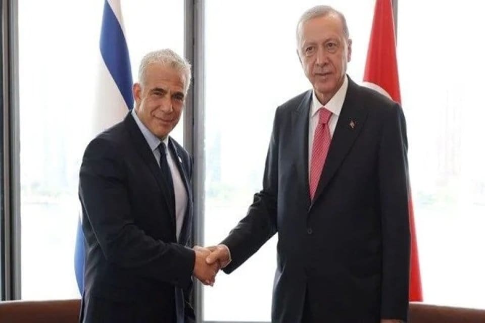 Kabine toplantısında konuşan İsrail Başbakanı&nbsp;Yair Lapid,&nbsp;T&uuml;rkiye'ye b&uuml;y&uuml;kel&ccedil;i atanmasının normalleşme yolunda