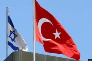Dışişleri Bakanı Mevl&uuml;t &Ccedil;avuşoğlu, İsrailli mevkidaşı Yair Lapid ile ortak