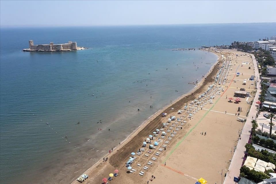 İsrail y&ouml;netiminin &ldquo;T&uuml;rkiye&rsquo;ye gitmeyin&rdquo; uyarısının ardından T&uuml;rkiye&rsquo;ye tatil i&ccedil;in gelmek