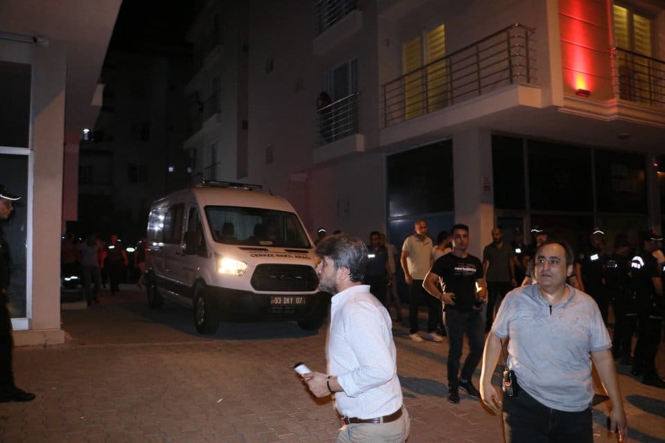 Mersin&rsquo;de uzun s&uuml;redir yaşadığı işsizlik nedeniyle bunalıma girdiği &ouml;ne s&uuml;r&uuml;len