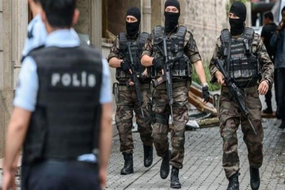 İstanbul&rsquo;da, ter&ouml;r &ouml;rg&uuml;t&uuml; DAEŞ&rsquo;e y&ouml;nelik 7 il&ccedil;ede 12 farklı adrese