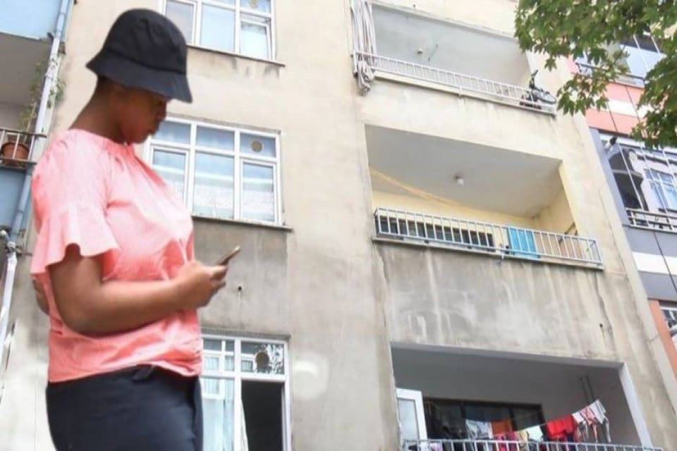 İstanbul'da, ev arkadaşlarından birinin hareketsiz bulduğu Haiti uyruklu Naisette Mesidar'ın