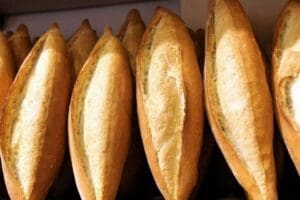 İstanbul&rsquo;da 250 gramlık halk ekmeğe y&uuml;zde 50 zam yapıldı. Zammın