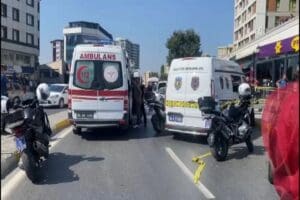 İstanbul K&uuml;&ccedil;&uuml;k&ccedil;ekmece Halkalı'daki caddede bulunan kafede iki grup arasında silahlı