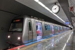 İstanbul B&uuml;y&uuml;kşehir Belediyesi (İBB) Meclisi, metrolarda internet erişiminin &ouml;n&uuml;n&uuml; a&ccedil;an