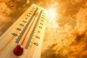 İstanbul'da hava sıcaklığı 38 dereceye ulaştı. Kentte aşırı sıcak ve