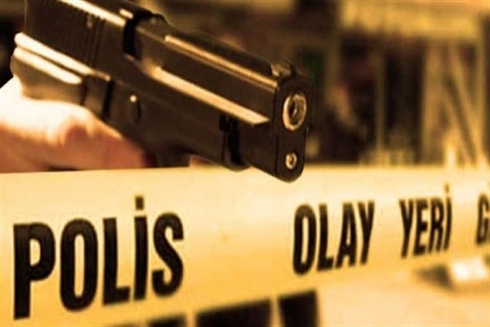 K&uuml;&ccedil;&uuml;k&ccedil;ekmece'de H&uuml;lya &Ccedil;. iddiaya g&ouml;re resmi nikahlı kocasının akrabasına ka&ccedil;tı.