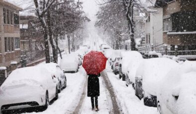 İstanbul'da yoğun kar! Vali Yerlikaya duyurdu: İkinci bir duyuruya kadar yasaklandı