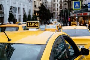 İstanbul B&uuml;y&uuml;kşehir Belediyesi (İBB) Genel Sekreteri Buğra G&ouml;k&ccedil;e, İstanbulluların hizmetine