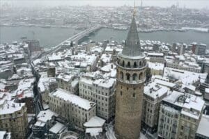İstanbul Valisi Ali Yerlikaya, "Beklenen yoğun g&ouml;k g&uuml;r&uuml;lt&uuml;l&uuml; kar yağışı
