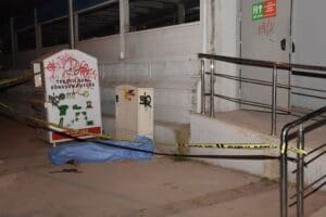 İzmir'in Karşıyaka il&ccedil;esinde İZBAN istasyonunda temizlik personeli olarak &ccedil;alışan Aydın