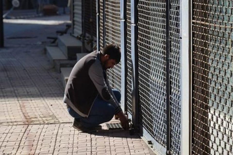 CHP Genel Başkan Yardımcısı Veli Ağbaba, &ldquo;Esnaflarımızın g&ouml;nl&uuml; rahat olsun&rdquo;