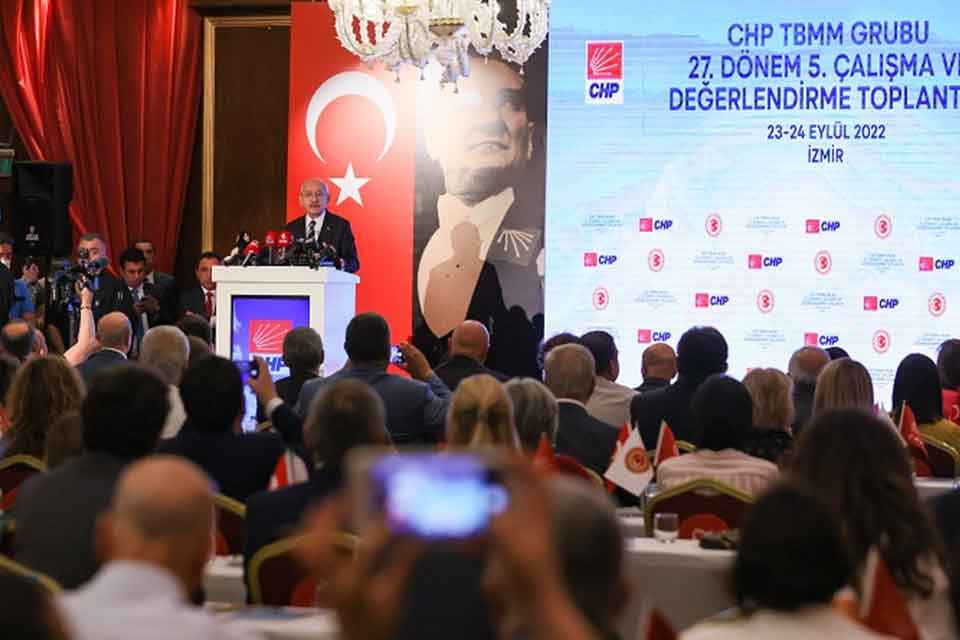 Cumhuriyet gazetesi yazarı Mustafa Balbay, CHP lideri Kemal Kılıçdaroğlu'nun dünkü
