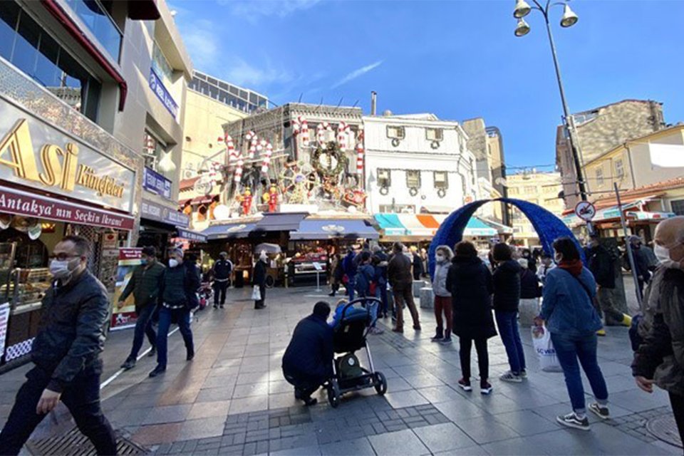 Sağlık Bakanı Fahrettin Koca, dün akşam mutasyonlu koronavirüsün Türkiye'de 15