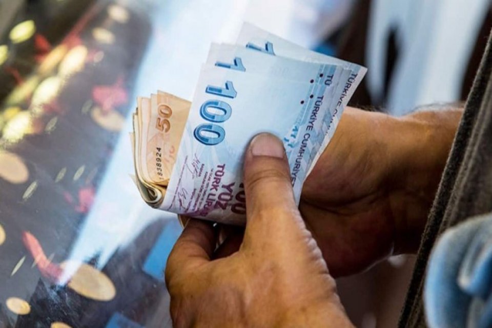 Asgari ücrete yüzde 30 zam yapılarak 4 bin 253 liradan