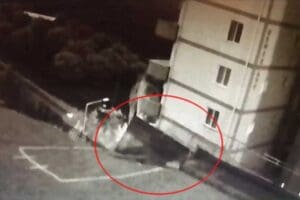 İZMİR'in Narlıdere il&ccedil;esinde, iki apartmandaki 88 dairenin boşaltılmasına neden olan