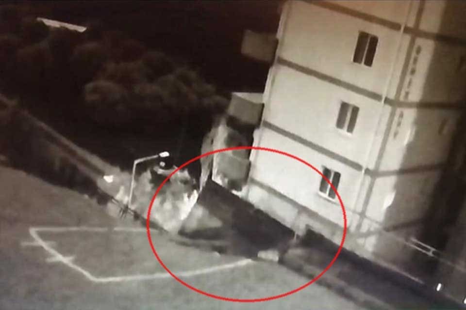 İZMİR'in Narlıdere il&ccedil;esinde, iki apartmandaki 88 dairenin boşaltılmasına neden olan