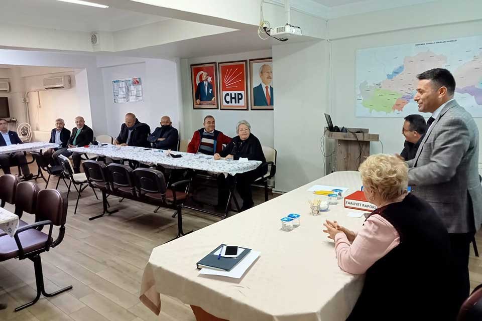 CHP Menemen'de istişare toplantıları devam ediyor. &Ouml;nceki d&ouml;nemlerde g&ouml;rev alan
